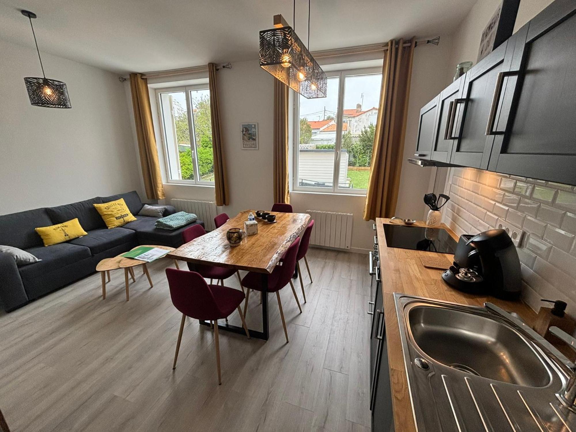 Au Coeur Du Marche, Appartement Confort, Centre-Ville Royan Exteriér fotografie